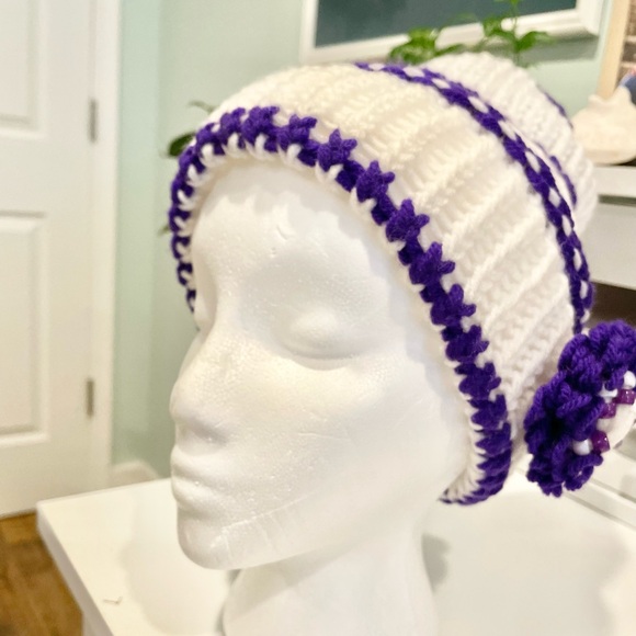 NWT Pretty White Women's Hand Knit Wool Beanie with Royal Purple Trim & Pom - Picture 3 of 5